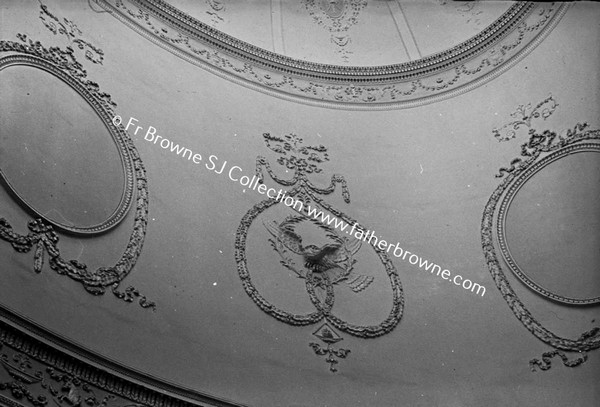 CHAMBER OF COMMERCE CEILING OF STAIRCASE